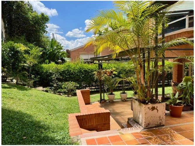 Casa de 4 alcobas en venta en Las Lomas No.2, Medellín, 281 m² · foto 11 de 24