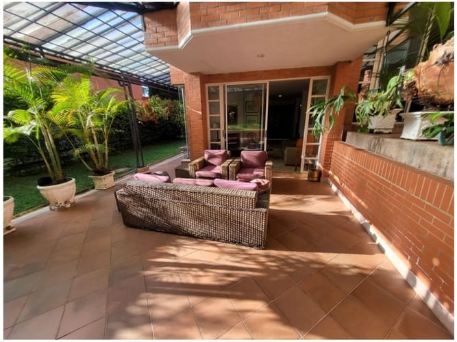 Casa de 4 alcobas en venta en Las Lomas No.2, Medellín, 281 m² · foto 12 de 24
