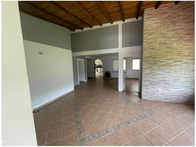 Casa de 4 alcobas en venta en Vereda La Doctora, Sabaneta, 60 m² · foto 2 de 23