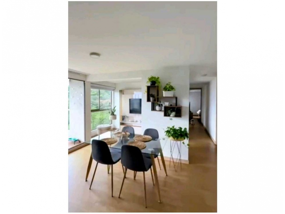 Apartamento en venta en Loma De Los Bernal, Medellín · foto 5 de 18