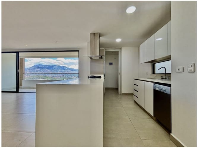 Apartamento de 3 alcobas en venta en El Poblado, Bello, 115 m² · foto 7 de 18