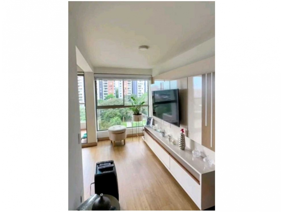 Apartamento en venta en Loma De Los Bernal, Medellín · foto 9 de 18