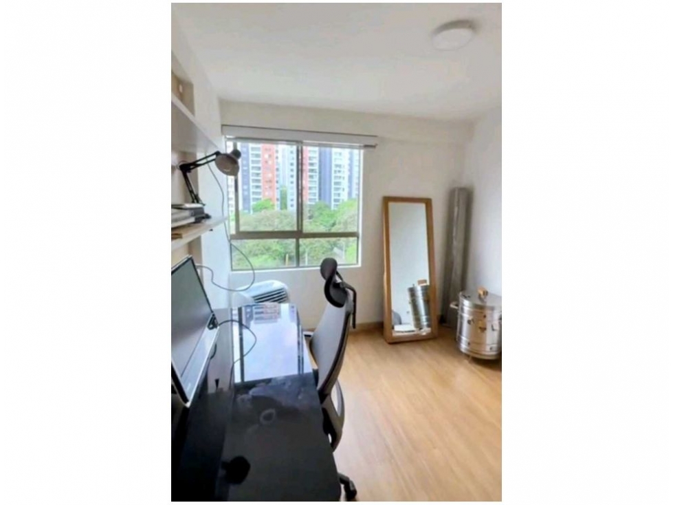 Apartamento en venta en Loma De Los Bernal, Medellín · foto 12 de 18