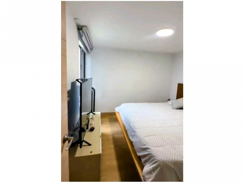 Apartamento en venta en Loma De Los Bernal, Medellín · foto 14 de 18