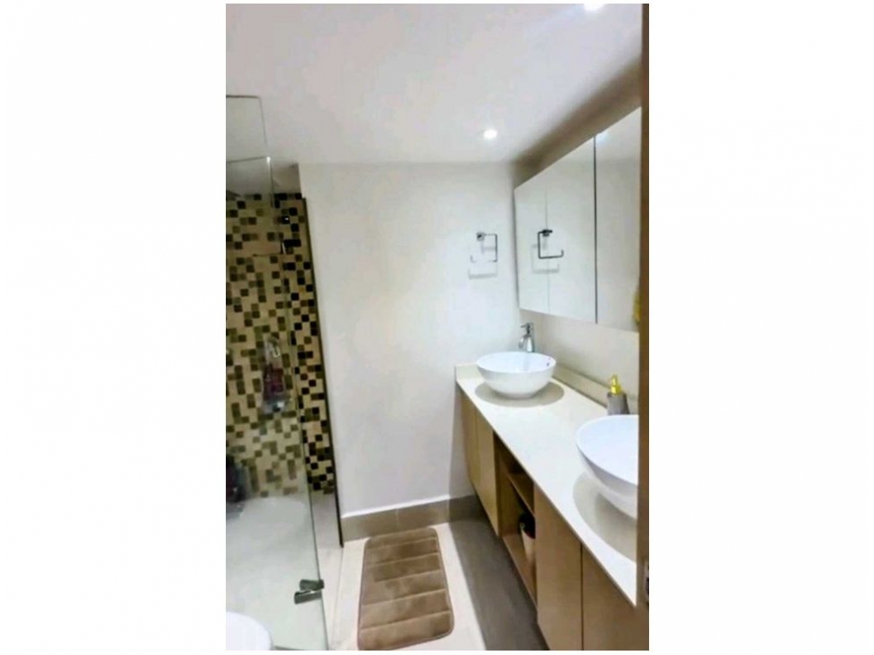 Apartamento en venta en Loma De Los Bernal, Medellín · foto 17 de 18