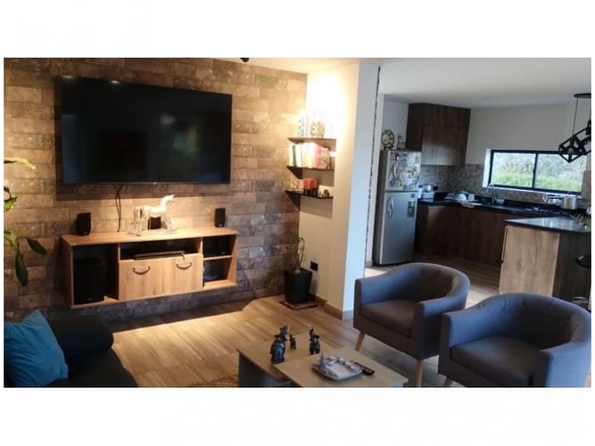 Casa de 5 alcobas en venta en El Zango, Guarne, 185 m² · foto 10 de 24
