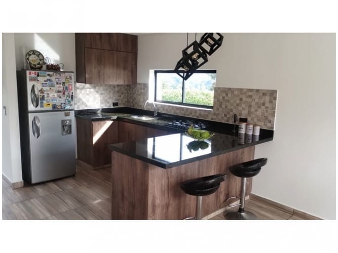 Casa de 5 alcobas en venta en El Zango, Guarne, 185 m² · foto 11 de 24
