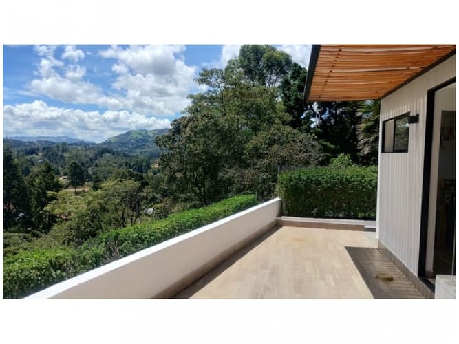 Casa de 5 alcobas en venta en El Zango, Guarne, 185 m² · foto 16 de 24