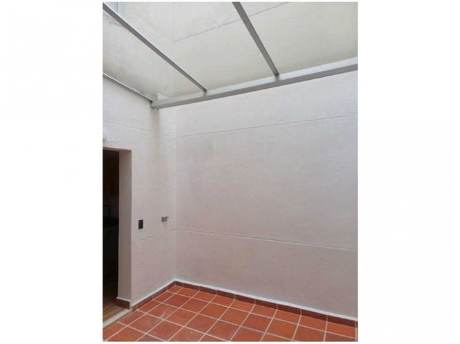 Casa de 5 alcobas en venta en Santa Teresita, Medellín, 230 m² · foto 3 de 12