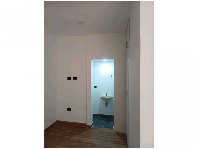 Casa de 5 alcobas en venta en Santa Teresita, Medellín, 230 m² · foto 6 de 12