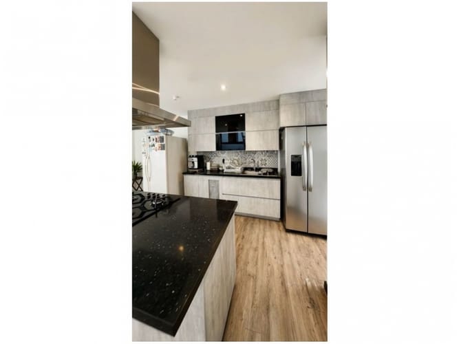 Casa de 4 alcobas en venta en Barro Blanco, Rionegro, 205 m² · foto 4 de 8