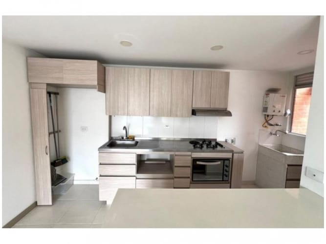 Apartamento de 3 alcobas en venta en Camino Verde, Envigado, 86 m² · foto 3 de 24