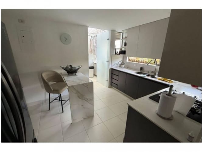 Casa de 3 alcobas en venta en Loma Del Chocho, Envigado, 252 m² · foto 2 de 8