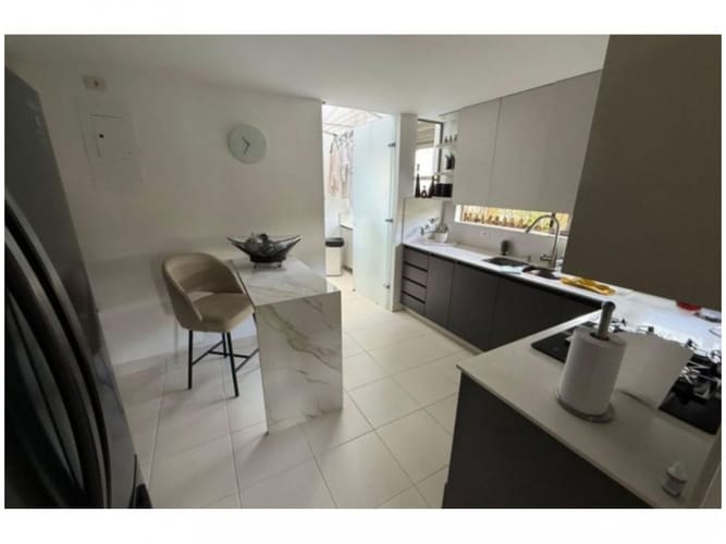 Casa de 3 alcobas en venta en Loma Del Chocho, Envigado, 252 m² · foto 3 de 8