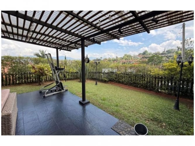 Casa de 3 alcobas en venta en Loma Del Chocho, Envigado, 252 m² · foto 8 de 8