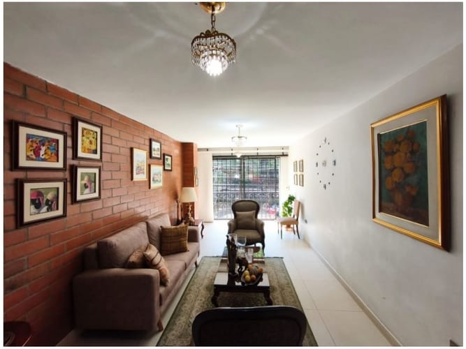 Apartamento en venta en La Candelaria, Medellín · foto 2 de 24