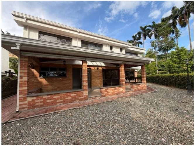 Casa de 4 alcobas en venta en Loma Benedictinos, Envigado, 347 m² · foto 2 de 21
