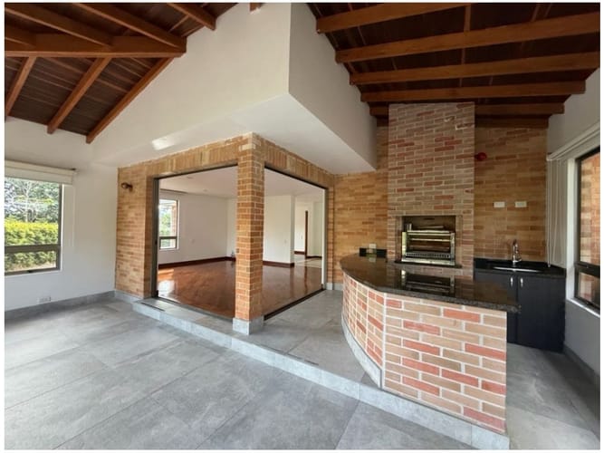 Casa de 4 alcobas en venta en Loma Benedictinos, Envigado, 347 m² · foto 8 de 21