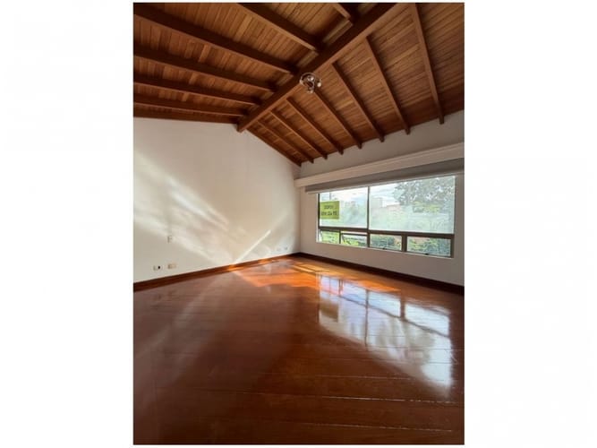 Casa de 4 alcobas en venta en Loma Benedictinos, Envigado, 347 m² · foto 14 de 21