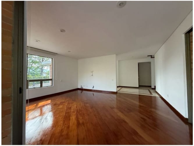 Casa de 4 alcobas en venta en Loma Benedictinos, Envigado, 347 m² · foto 15 de 21