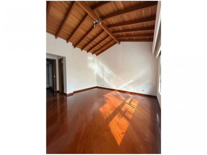 Casa de 4 alcobas en venta en Loma Benedictinos, Envigado, 347 m² · foto 17 de 21
