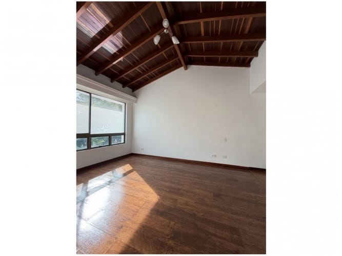 Casa de 4 alcobas en venta en Loma Benedictinos, Envigado, 347 m² · foto 19 de 21