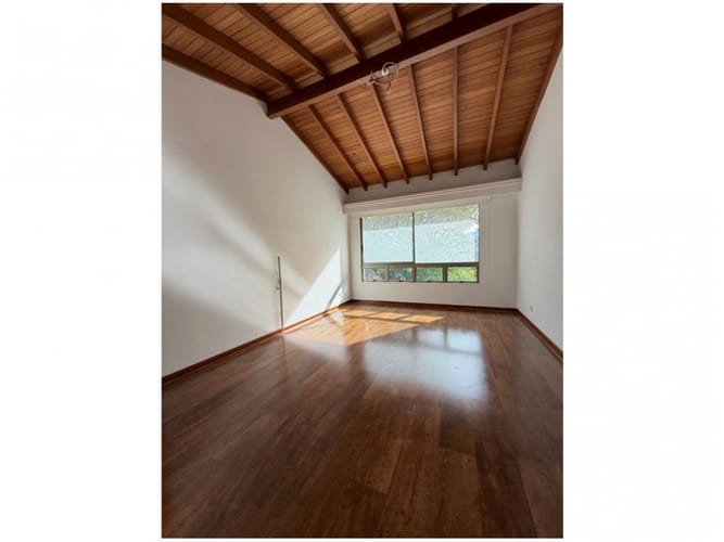 Casa de 4 alcobas en venta en Loma Benedictinos, Envigado, 347 m² · foto 20 de 21
