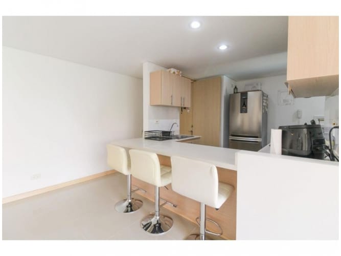 Apartamento de 3 alcobas en venta en San Jose, Sabaneta, 93 m² · foto 3 de 12