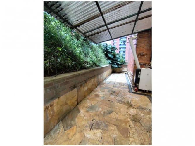 Casa de 5 alcobas en venta en Cola Del Zorro, Medellín, 320 m² · foto 2 de 23