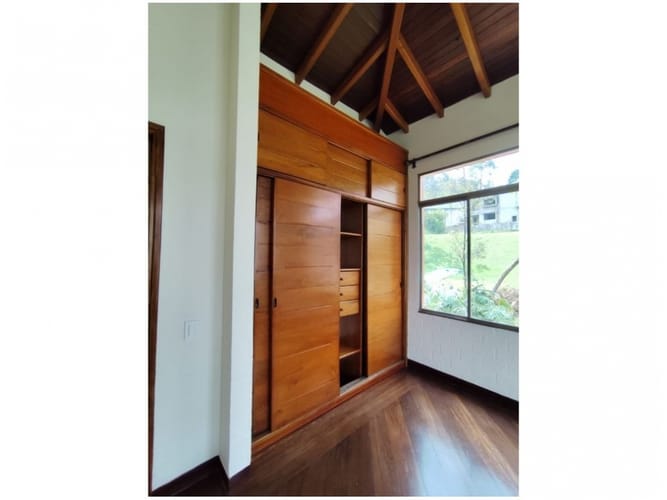 Casa de 5 alcobas en venta en Cola Del Zorro, Medellín, 320 m² · foto 13 de 23