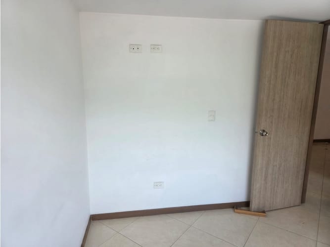 Apartamento de 3 alcobas en venta en San Jose Obrero, Bello, 60 m² · foto 14 de 22
