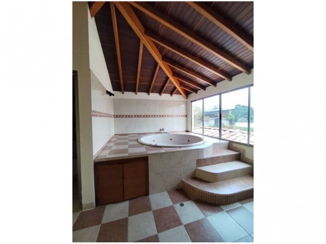 Casa de 5 alcobas en venta en Cola Del Zorro, Medellín, 320 m² · foto 20 de 23