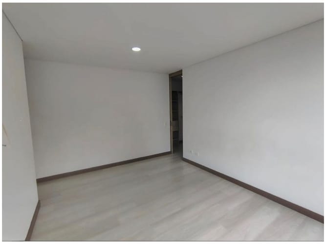 Apartamento de 2 alcobas en venta en Loma Del Esmeraldal, Envigado, 88 m² · foto 4 de 11