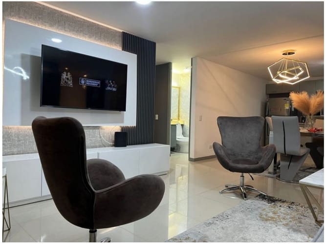 Apartamento de 3 alcobas en venta en El Castillo, Medellín, 117 m² · foto 5 de 24