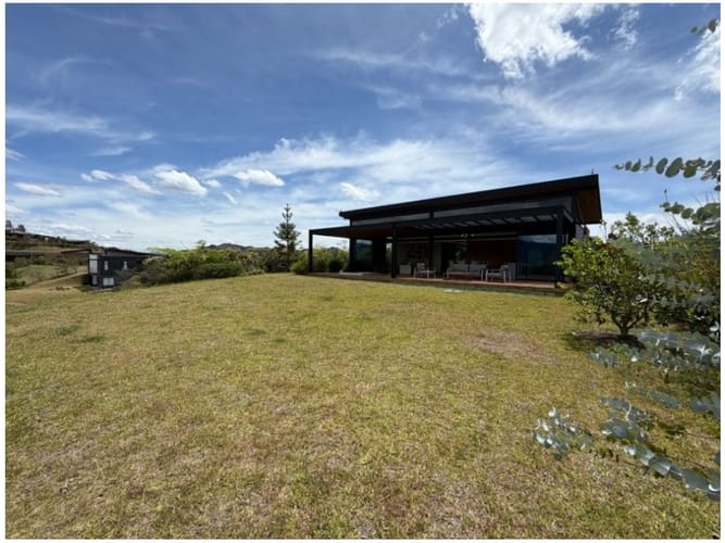Casa de 3 alcobas en venta en Medellín · foto 5 de 24