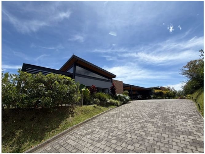 Casa de 3 alcobas en venta en Medellín · foto 7 de 24