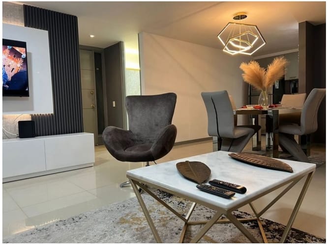 Apartamento de 3 alcobas en venta en El Castillo, Medellín, 117 m² · foto 8 de 24