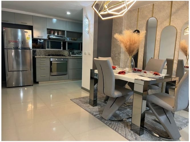 Apartamento de 3 alcobas en venta en El Castillo, Medellín, 117 m² · foto 11 de 24
