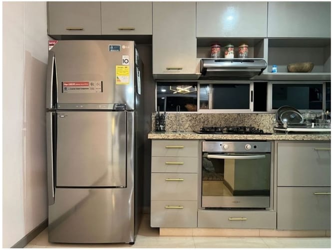 Apartamento de 3 alcobas en venta en El Castillo, Medellín, 117 m² · foto 13 de 24