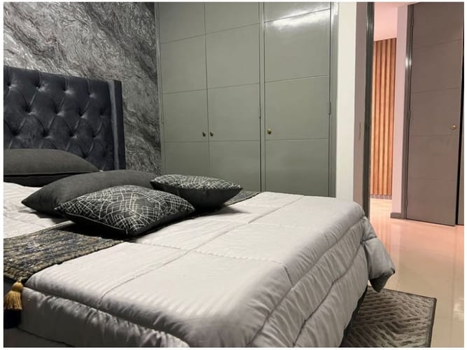 Apartamento de 3 alcobas en venta en El Castillo, Medellín, 117 m² · foto 20 de 24