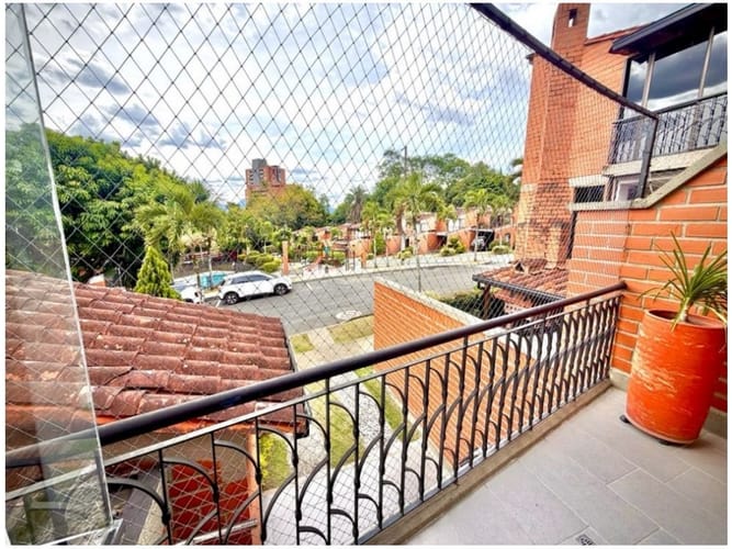 Casa de 4 alcobas en venta en Loma De Las Brujas, Envigado, 160 m² · foto 14 de 19