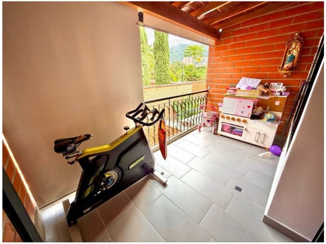 Casa de 4 alcobas en venta en Loma De Las Brujas, Envigado, 160 m² · foto 18 de 19