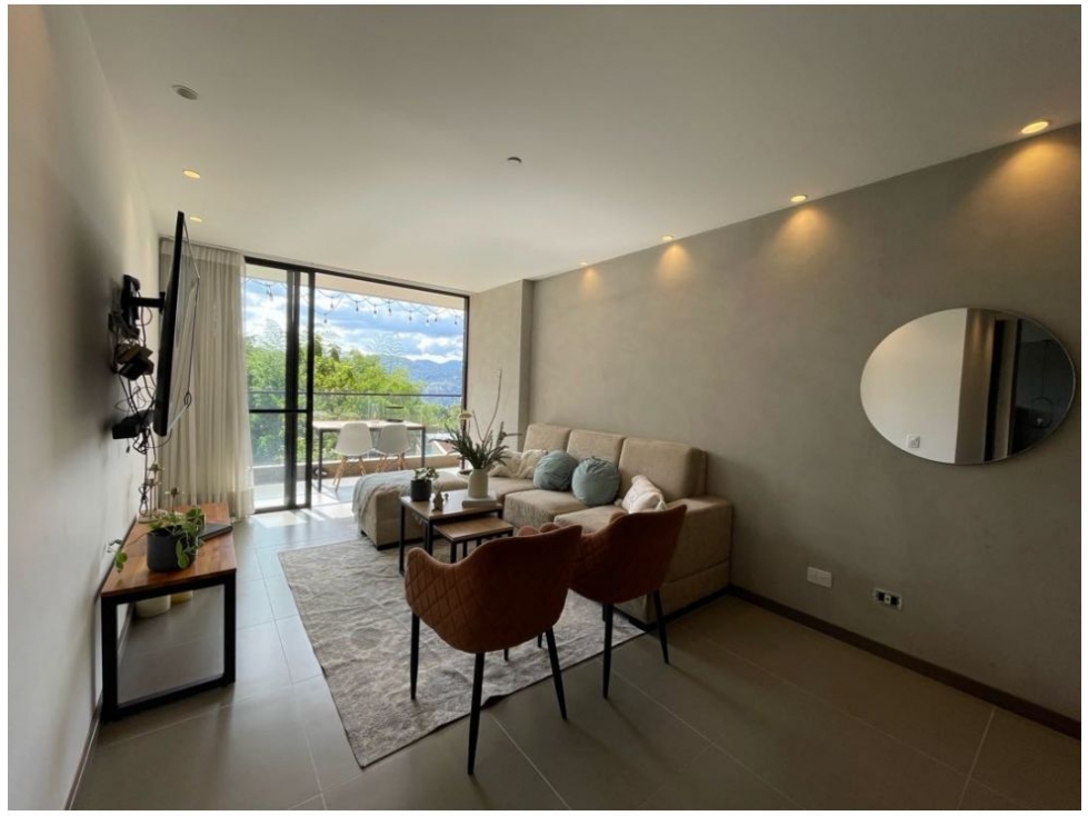 Apartamento en venta en Loma De Las Brujas, Envigado · foto 2 de 12