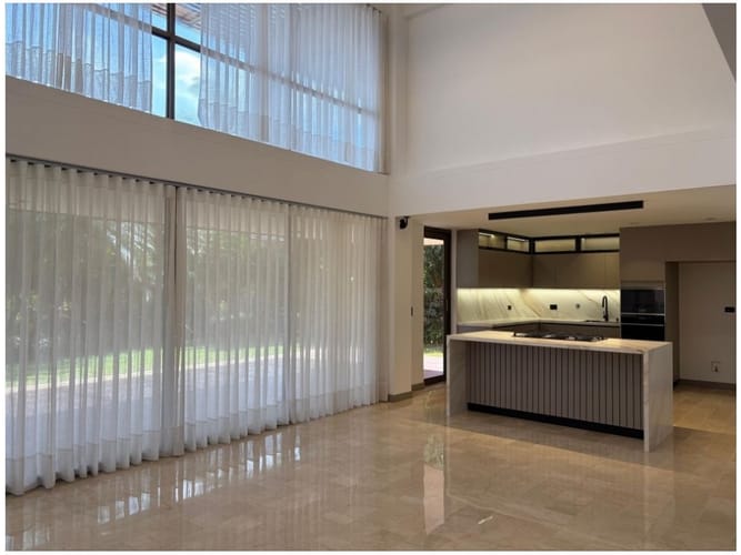 Casa de 3 alcobas en venta en El Poblado, Medellín, 416 m² · foto 4 de 20