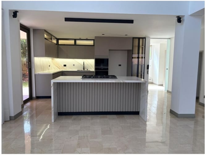 Casa de 3 alcobas en venta en El Poblado, Medellín, 416 m² · foto 7 de 20