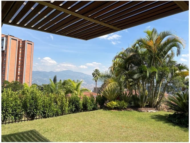 Casa de 3 alcobas en venta en El Poblado, Medellín, 416 m² · foto 8 de 20