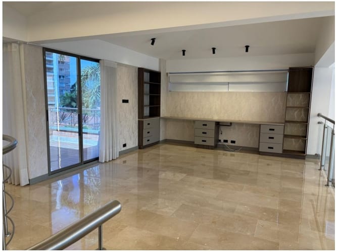 Casa de 3 alcobas en venta en El Poblado, Medellín, 416 m² · foto 10 de 20
