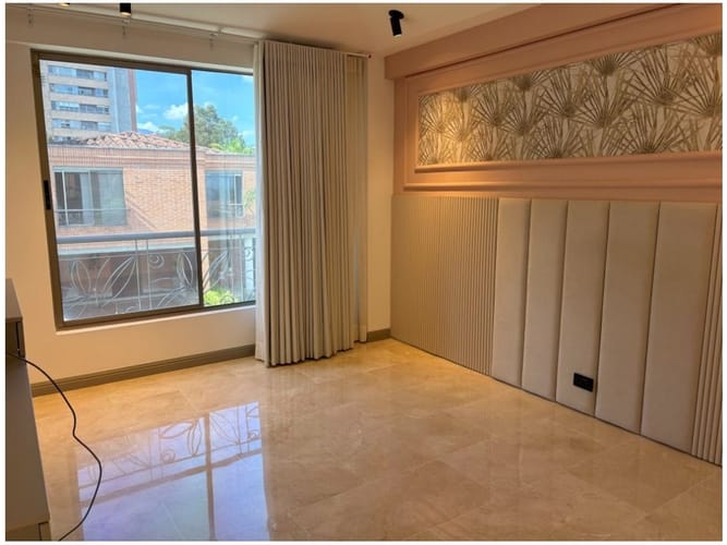Casa de 3 alcobas en venta en El Poblado, Medellín, 416 m² · foto 12 de 20