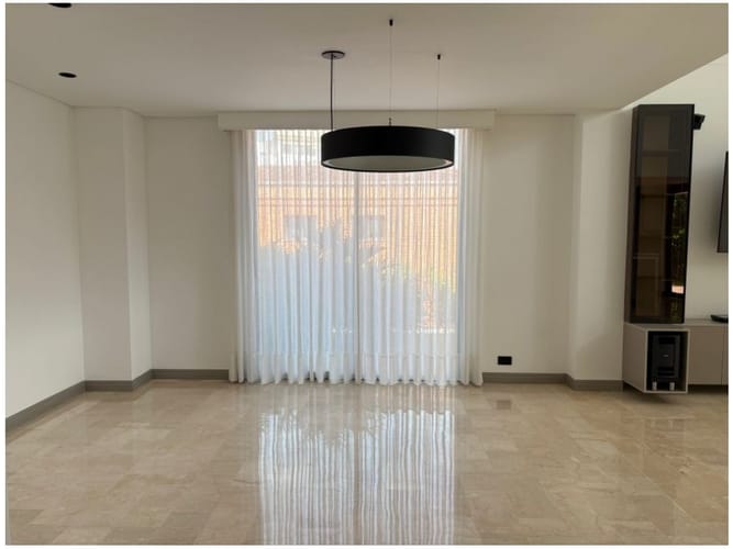 Casa de 3 alcobas en venta en El Poblado, Medellín, 416 m² · foto 14 de 20