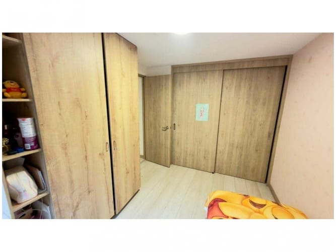Apartamento de 3 alcobas en venta en Loma De Los Bernal, Medellín, 151 m² · foto 10 de 16